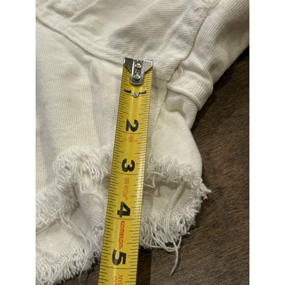 Vintage Levis 550 Womens White Denim Distressed Shorts 31 Orange Tab Made In USA - Picture 9 of 12